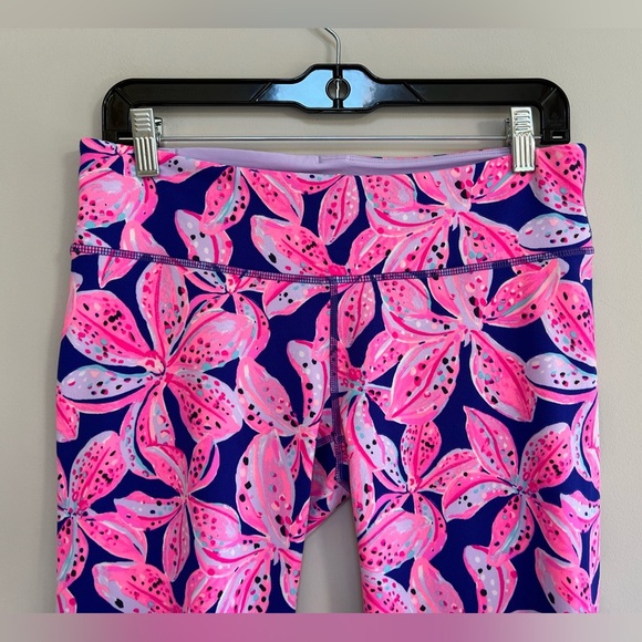 LILLY PULITZER Luxletic 21" Jolena Weekender Cropped Leggings, Royal Purple,L - Picture 5 of 9